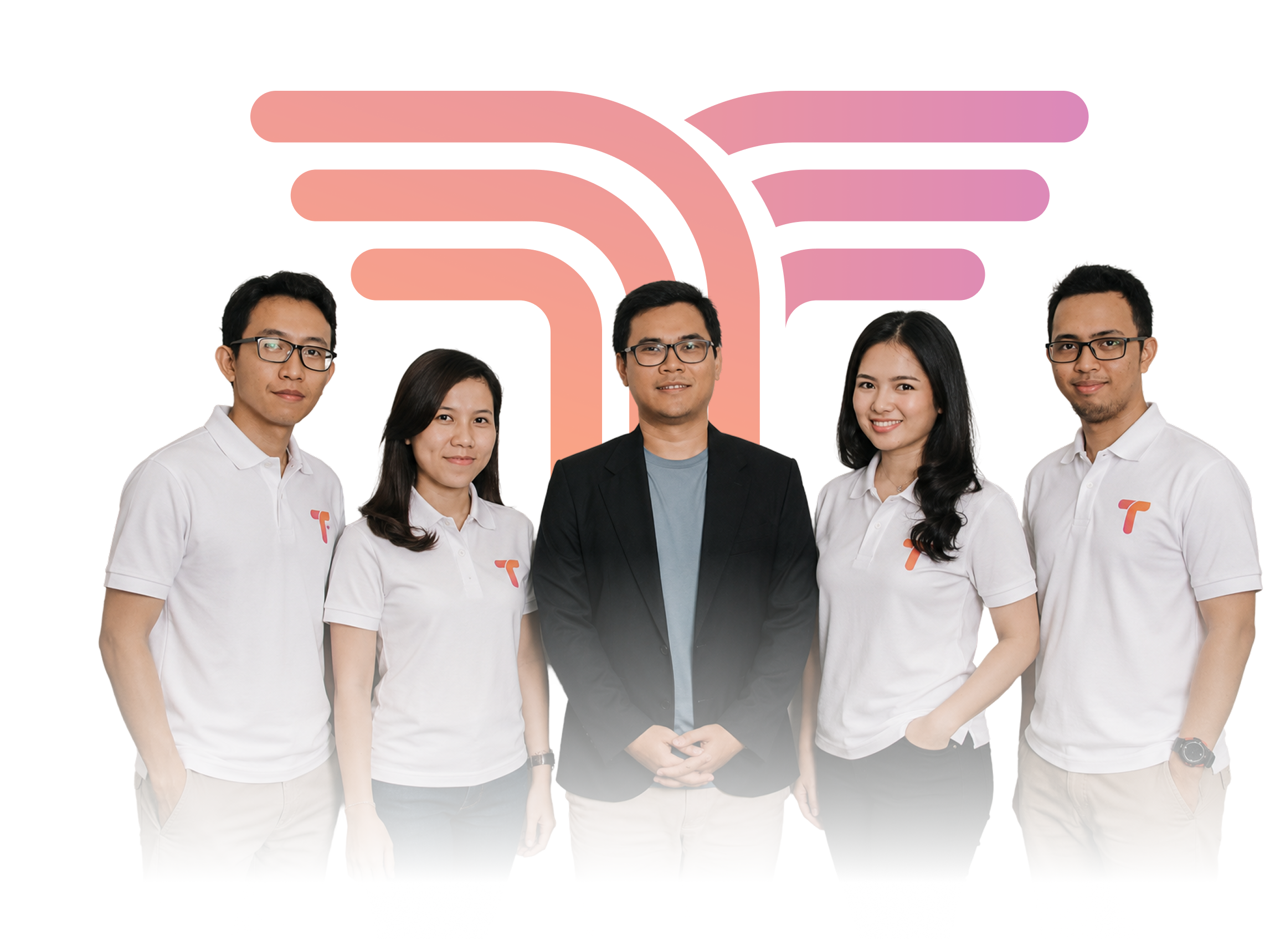 Tim TitanHome bersama-sama membangun koneksi internet untuk keluarga Indonesia
